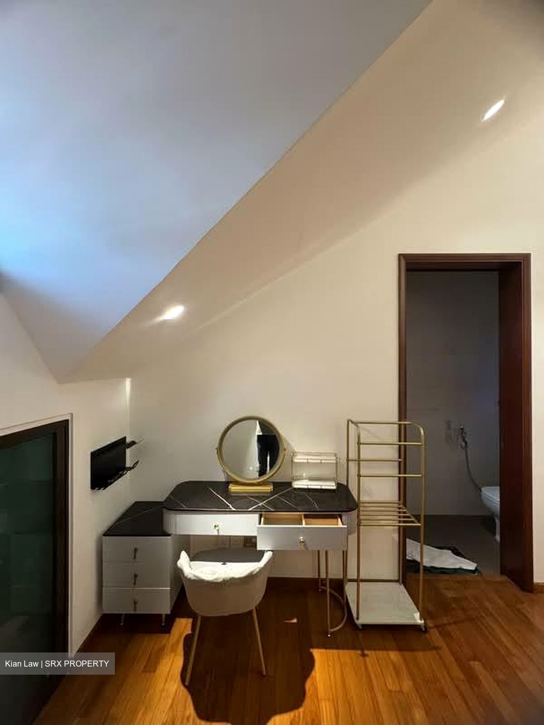 Sembawang Hills Estate (D20), Terrace #582395781